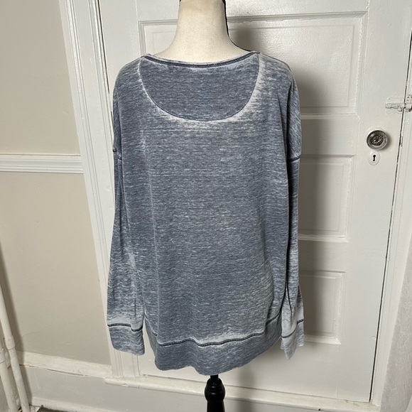 3/$20 💥 Lucky Brand Long Sleeve Shirt Gray Burnout Floral Embroidered Relaxed - Picture 12 of 13